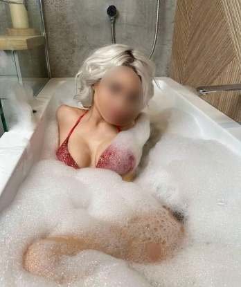 Злата, 24 года